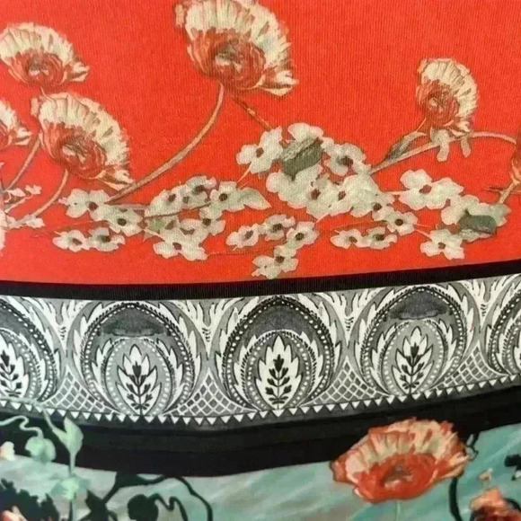 Ladies Romeo and Juliet  dress. Size medium. New with tags. - Picture 3 of 7